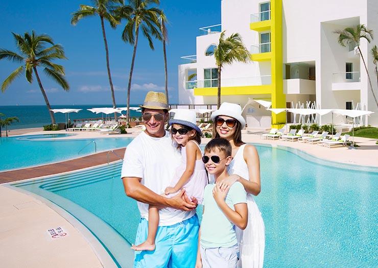 WINTER IS BETTER WHEN YOU TRAVEL! Krystal Urban® Aeropuerto Ciudad de México WINTER IS BETTER WHEN YOU TRAVEL! Krystal Urban® Aeropuerto Ciudad de México